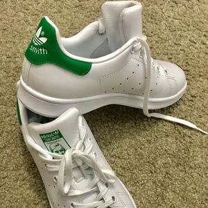 NWOT Adidas Stan smith sneakers